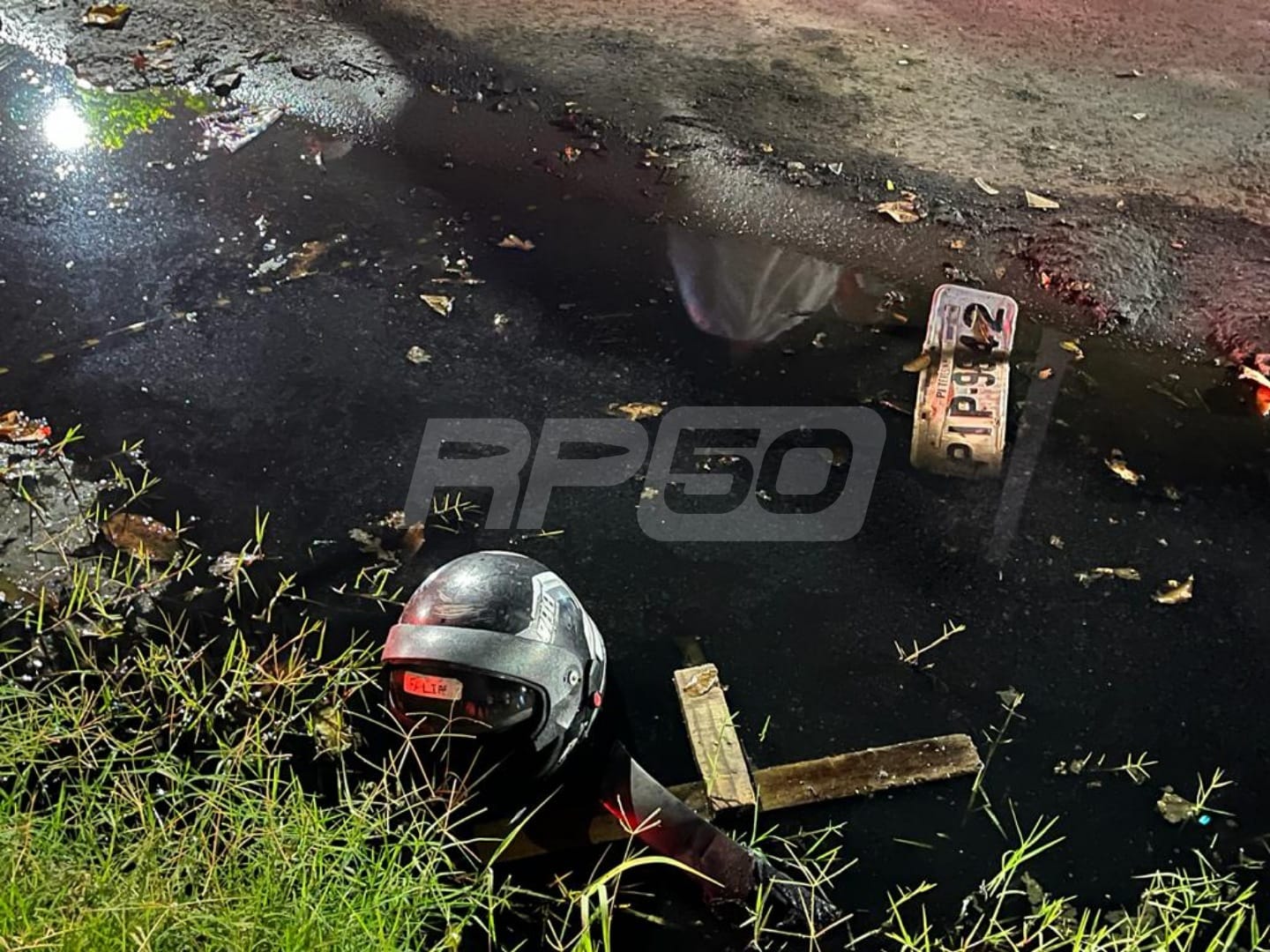 Capacete e placa da moto caíram longe do corpo da vítima